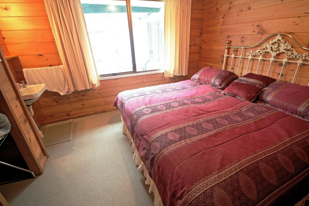 Tony'S Lodge Turangi Chambre photo