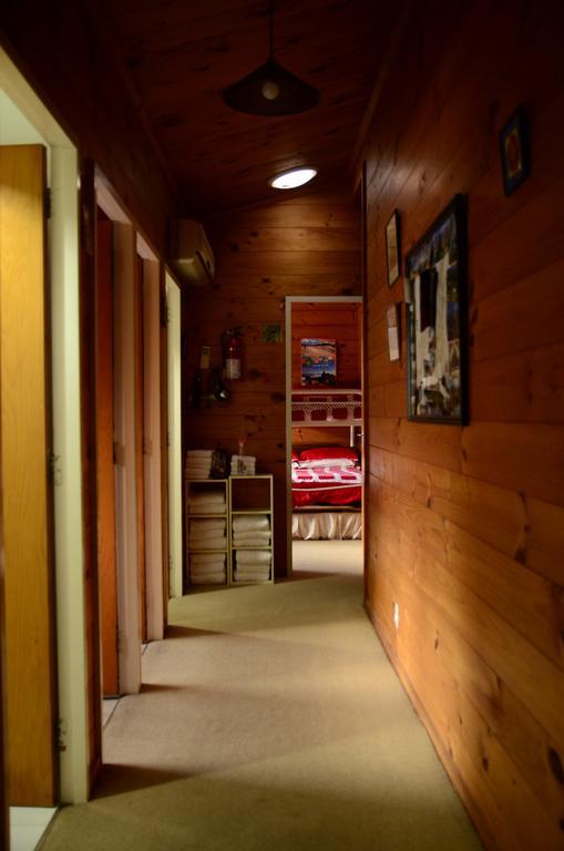 Tony'S Lodge Turangi Extérieur photo
